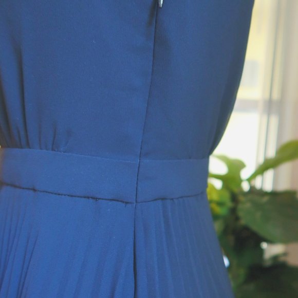 Ann Taylor Black Pleated Flare Dress - Picture 4 of 11